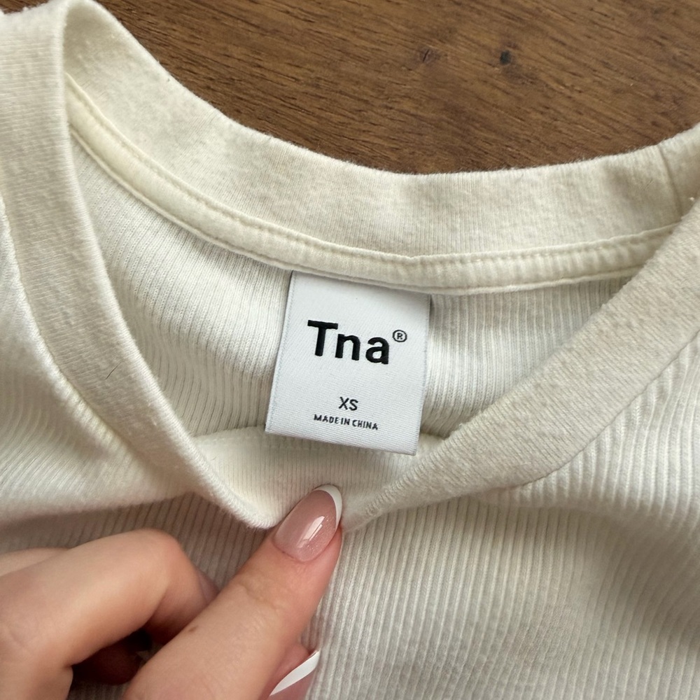 Aritzia Tee - Picture 3 of 3